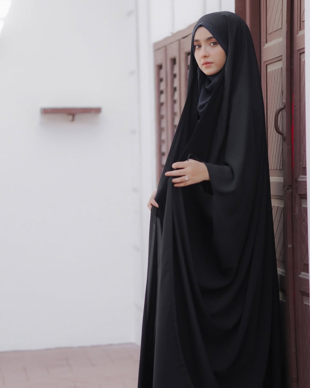 Black Nida Fabric Irani Chadar | Front Open Zipper